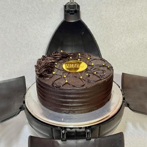 Chocoalty Bomb Cake